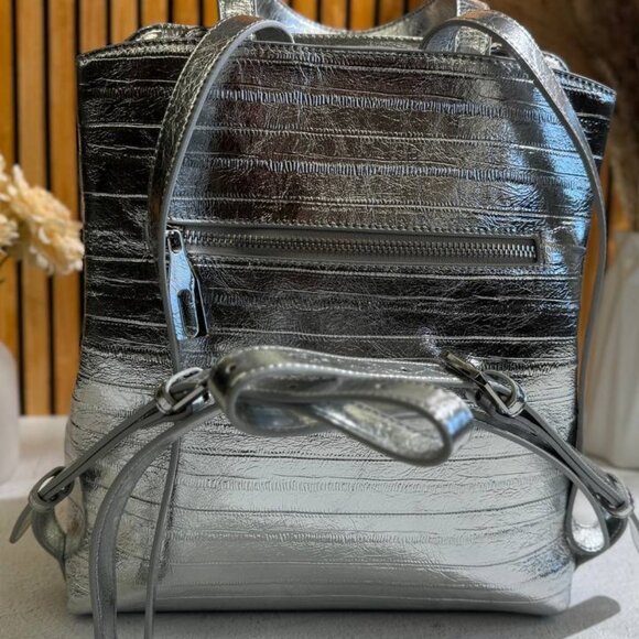 Lumière Luxe – A Leather Backpack for Bold Achievers main image 4